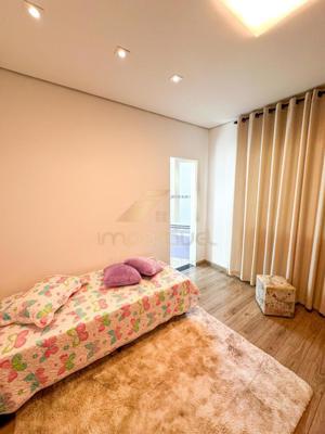 Casa 5 quartos 6 banheiros 810m²
