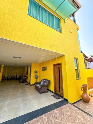 Casa 5 quartos 6 banheiros 810m²
