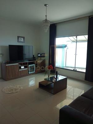 Casa 4 quartos 3 banheiros 
