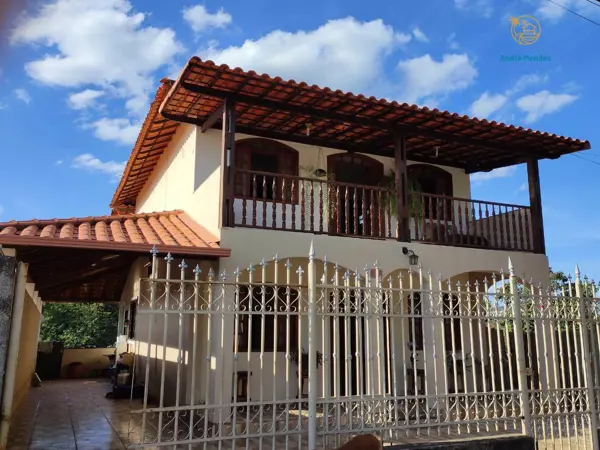 Casa 3 quartos 3 banheiros 200m²