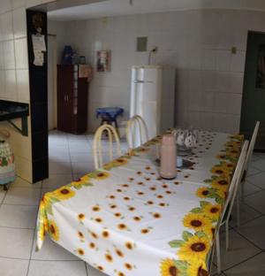 Casa 3 quartos 4 banheiros 
