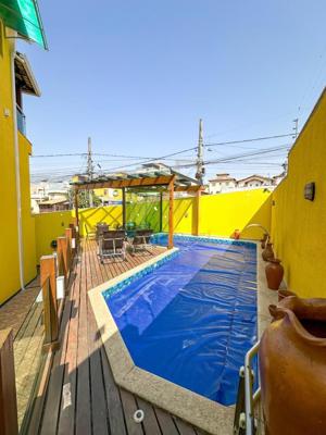 Casa 5 quartos 6 banheiros 810m²
