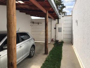 Casa 2 quartos 2 banheiros 
