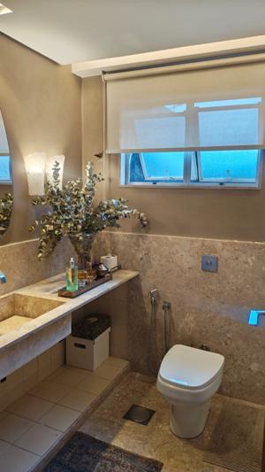 Apartamento 3 quartos 3 banheiros 240m²