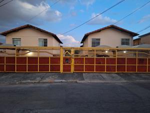 Casa 2 quartos 2 banheiros 100m²
