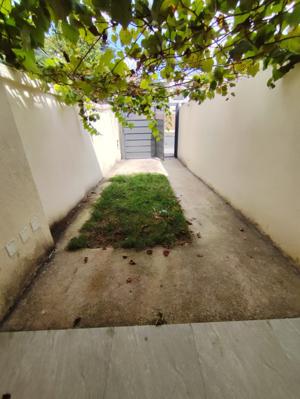 Casa 3 quartos 2 banheiros 
