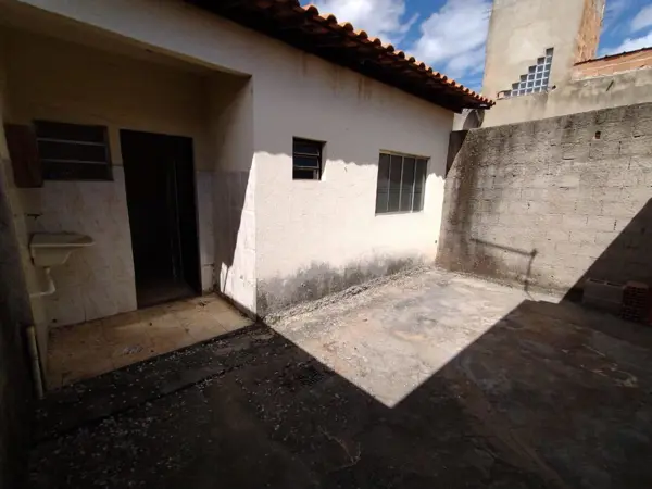 Casa 2 quartos 1 banheiro 175m²