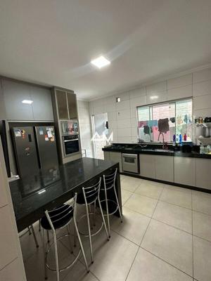 Apartamento 3 quartos 2 banheiros 270m²