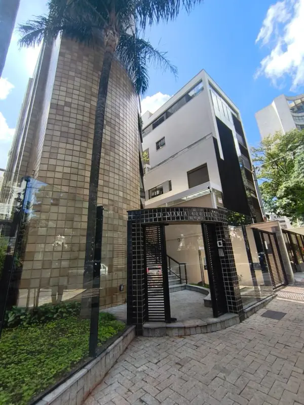 Apartamento 4 quartos 3 banheiros 238m²