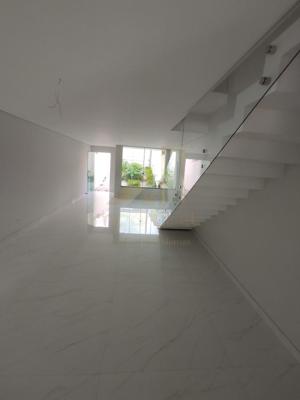 Casa 3 quartos 2 banheiros 
