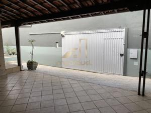 Casa 3 quartos 2 banheiros 223m²
