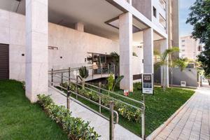 Apartamento 3 quartos 4 banheiros 145m²