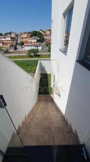 Casa 3 quartos 3 banheiros 190m²
