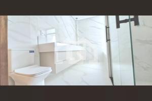 Casa em condomínio 4 quartos 5 banheiros 320m²