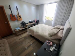 Casa em condomínio 3 quartos 4 vagas 193m²
