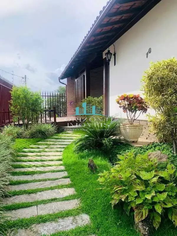 Apartamento 4 quartos 2 banheiros 300m²