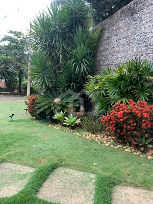 Casa em condomínio 3 quartos 5 banheiros 348m²