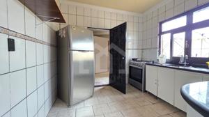 Casa 6 quartos 1 vaga 240m²