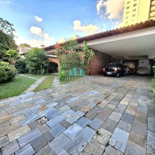 Apartamento 6 quartos 3 banheiros 1800m²