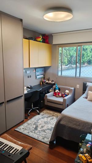 Apartamento 3 quartos 3 banheiros 240m²