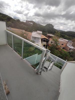 Casa 3 quartos 2 banheiros 
