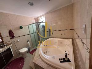 Apartamento 4 quartos 4 banheiros 240m²
