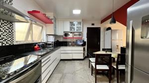 Casa 5 quartos 5 banheiros 360m²