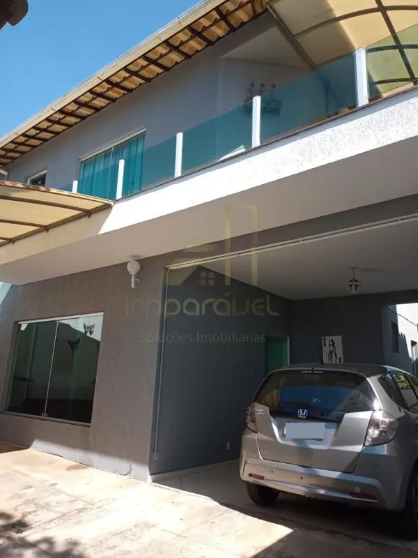 Casa 4 quartos 3 banheiros 
