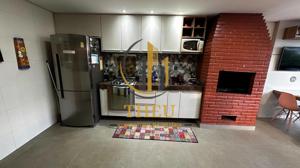 Apartamento 3 quartos 5 banheiros 210m²
