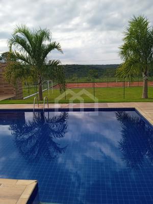 Lote em condomínio 