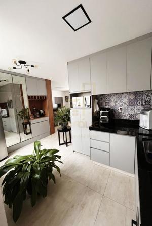 Apartamento 3 quartos 2 banheiros 121m²
