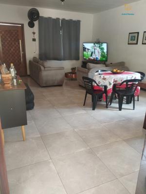 Chácara 5 quartos 2 banheiros 200m²