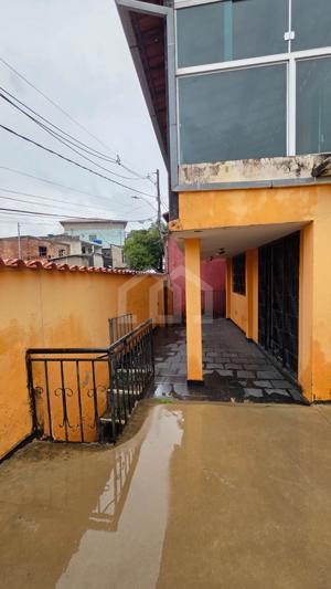 Casa 6 quartos 1 vaga 240m²