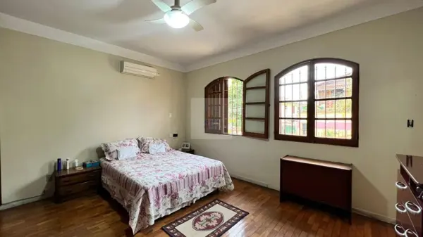 Casa 5 quartos 5 banheiros 360m²