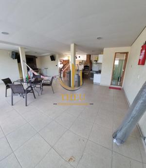 Apartamento 3 quartos 5 banheiros 220m²
