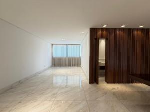 Apartamento 3 quartos 5 banheiros 310m²