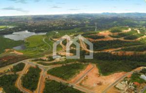 Lote em condomínio 