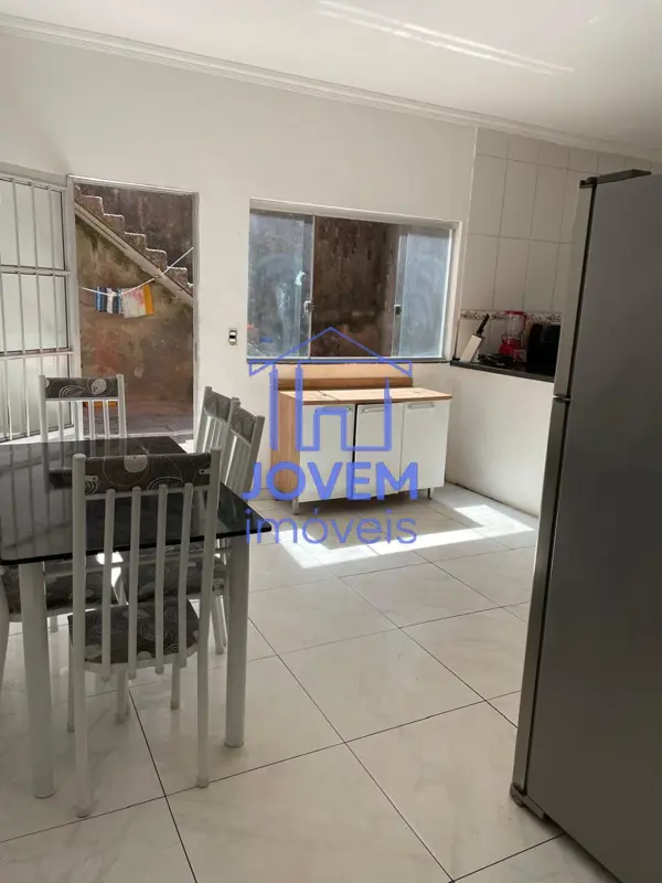 Casa 3 quartos  banheiros 180m²