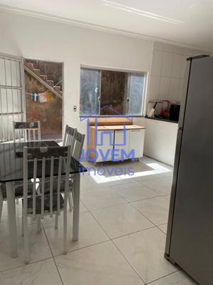 Casa 3 quartos  banheiros 180m²