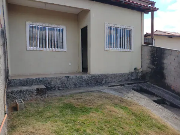 Casa 2 quartos 1 banheiro 175m²