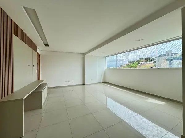 Apartamento 3 quartos 2 banheiros 180m²