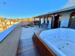 Apartamento 3 quartos 2 banheiros 189m²
