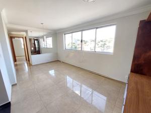 Apartamento 3 quartos 3 banheiros 140m²
