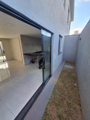 Casa 3 quartos 3 banheiros 160m²
