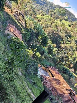 Sítio 4 quartos 2 banheiros 22ha
