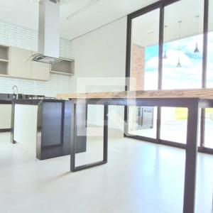 Casa em condomínio 4 quartos 5 banheiros 320m²