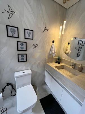 Apartamento 3 quartos 2 banheiros 121m²
