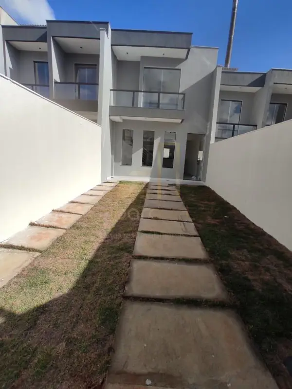 Casa 3 quartos 3 banheiros 
