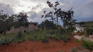 Lote em condomínio 