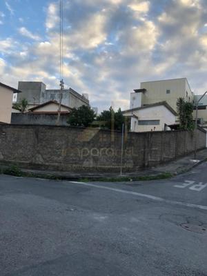 Lote-Área-Terreno 3 quartos 2 banheiros 420m²
